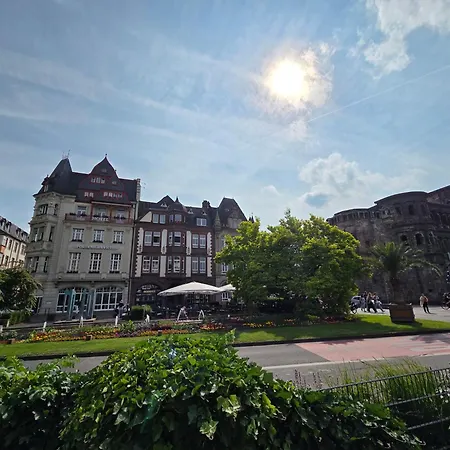 Ξενοδοχείο Porta Nigra Victus
