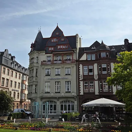 Porta Nigra Victus ترير