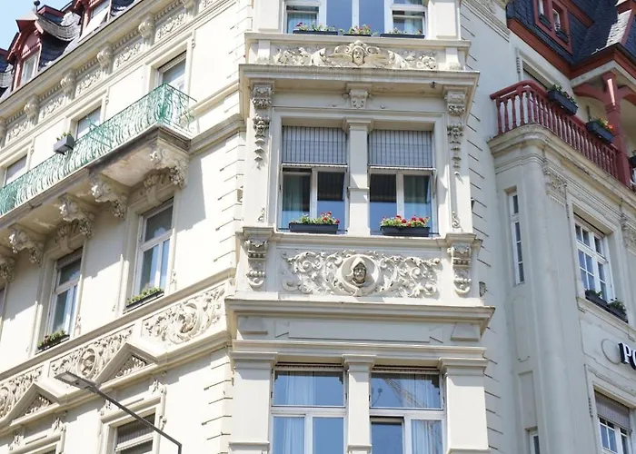 Porta Nigra Victus *